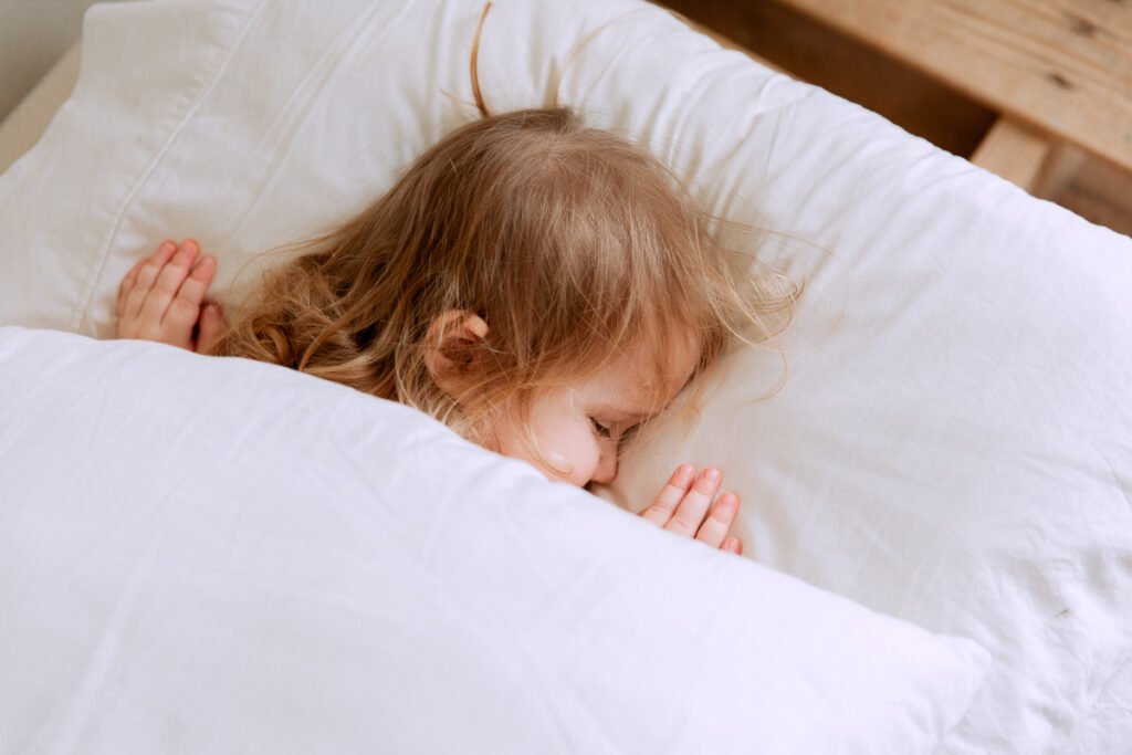 kudikis vaikas keliasi anksti ka daryti mylu.lt miego pelytes